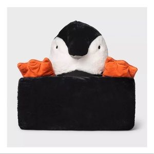 Childrens hooded penguin blanket